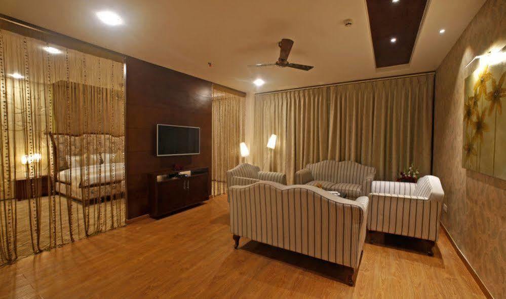 Grand Xenia Hotel Ajmer Exterior photo